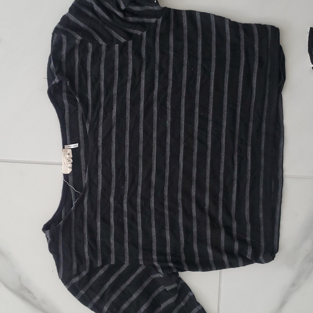 2 stripped cropped tops size med - Picture 4 of 6